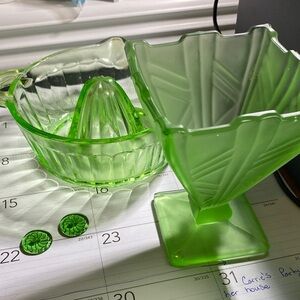 Vintage Green Uranium Glass Juicer and Vase + 2 buttons.
